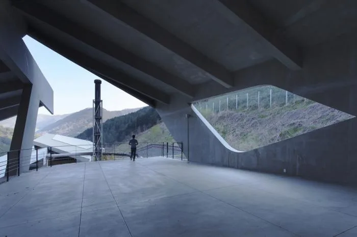 BIM Architecture | A 'Game Tool' Made of Concrete Geometric Architecture: Shangdong Charcoal Sauna/Studiu_Suspicion