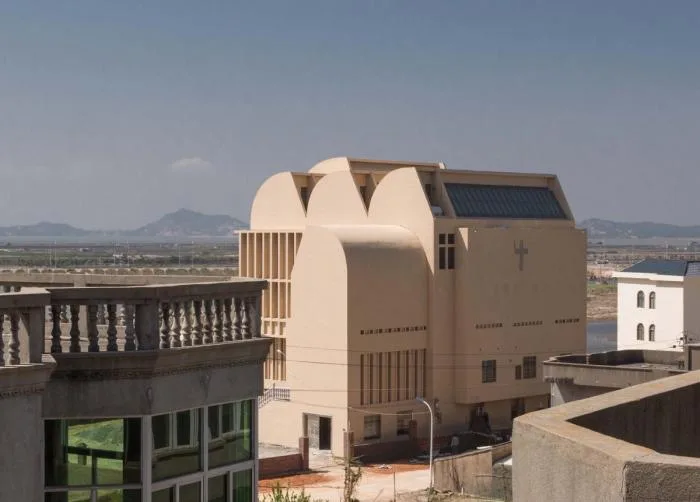 BIM Architecture | Silent Guarding, Pursuing Local Roots: Churches by the mudflat/CWXD Architecture Firm