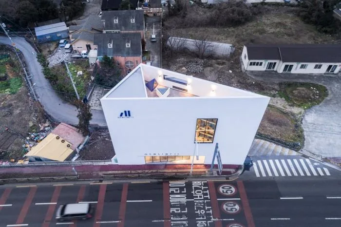 BIM Architecture | Abstract Geometric Space of Concrete Construction: Atelier 11 Office Building/Atelier 11