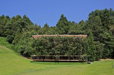 BIM Architecture by APL Design Workshop: Fumihiko Maki's Maezawa Residential Garden Featuring an Outdoor Theater and White Flower Pavilion-BIM WORLD