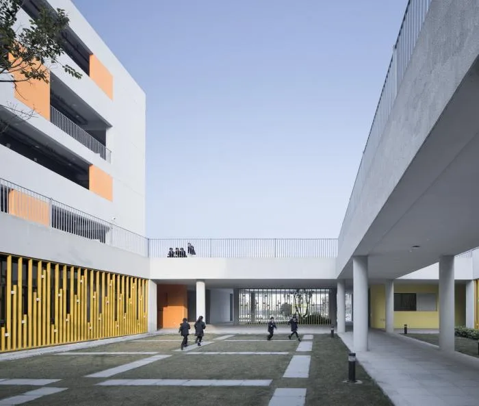 BIM Architecture | Small River Winding, Joyful Childhood - Ningbo Hangzhou Bay Binhai Primary School/Zhejiang University Architectural Design and Research Institute