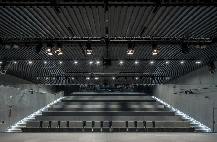 BIM architecture | Sculptures hollowed out and dancing: Seville New Cultural Center/V á zquez Consuegra