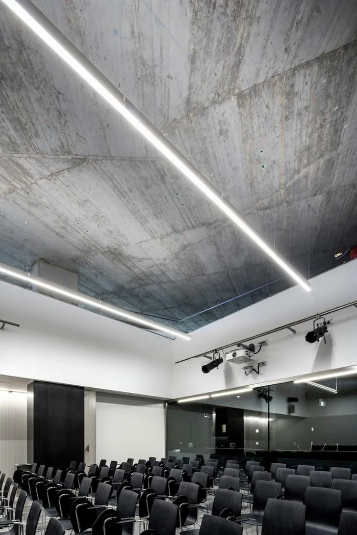 BIM architecture | Sculptures hollowed out and dancing: Seville New Cultural Center/V á zquez Consuegra