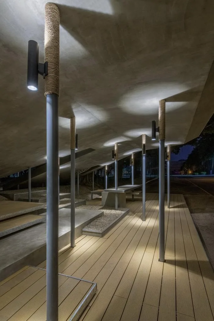 BIM Architecture | Shao Weiyan's New Work | Between Light and Heavy, Layered Structure: South Gate Bus Stop of Jiaotong University