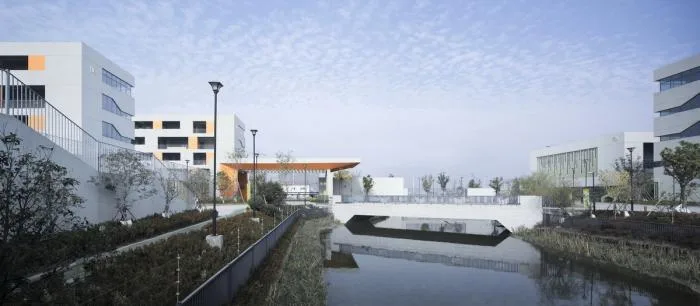 BIM Architecture | Small River Winding, Joyful Childhood - Ningbo Hangzhou Bay Binhai Primary School/Zhejiang University Architectural Design and Research Institute