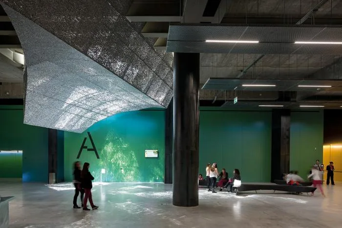 BIM architecture | Sculptures hollowed out and dancing: Seville New Cultural Center/V á zquez Consuegra