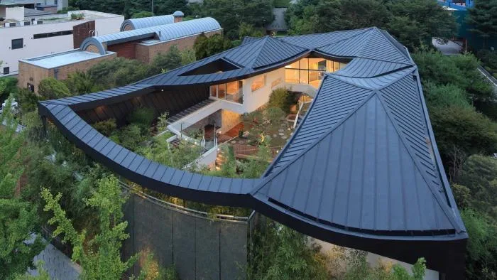 BIM architecture | Dynamic and continuous, forming a mountain range on its own: Korean "siheyuan"/IROJE KHM Architects