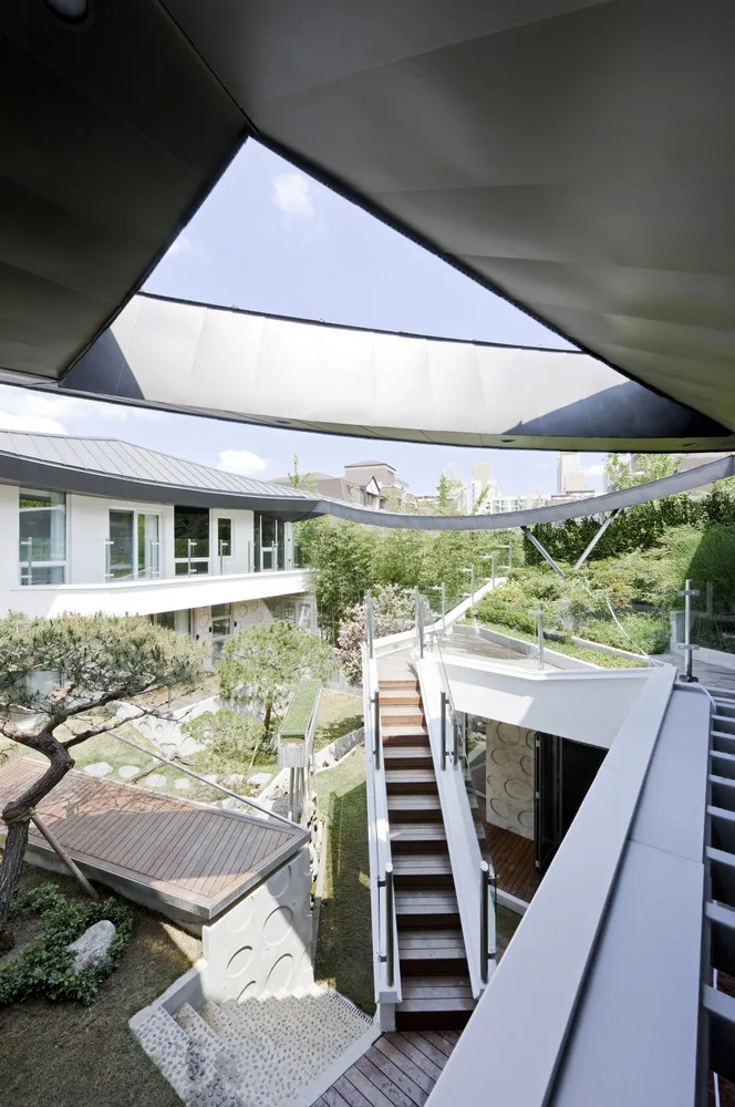 BIM architecture | Dynamic and continuous, forming a mountain range on its own: Korean "siheyuan"/IROJE KHM Architects