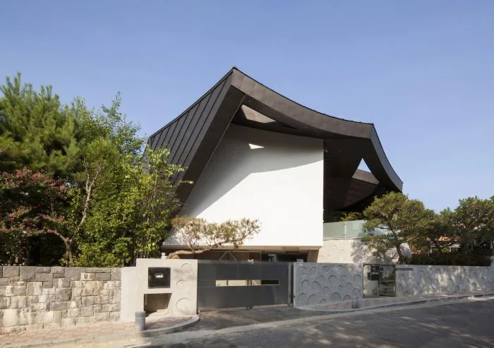 BIM architecture | Dynamic and continuous, forming a mountain range on its own: Korean "siheyuan"/IROJE KHM Architects