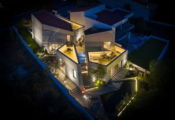 BIM Architecture | A Cluster of Rocks Looking at Each Other - Amanali Residential/Rojkind Arquitectos