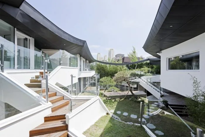 BIM architecture | Dynamic and continuous, forming a mountain range on its own: Korean "siheyuan"/IROJE KHM Architects