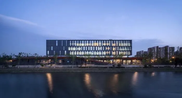 BIM Architecture | Like a Giant Stone Rising from the Site - Qingpu District Archives/UDG Joint Creation Design