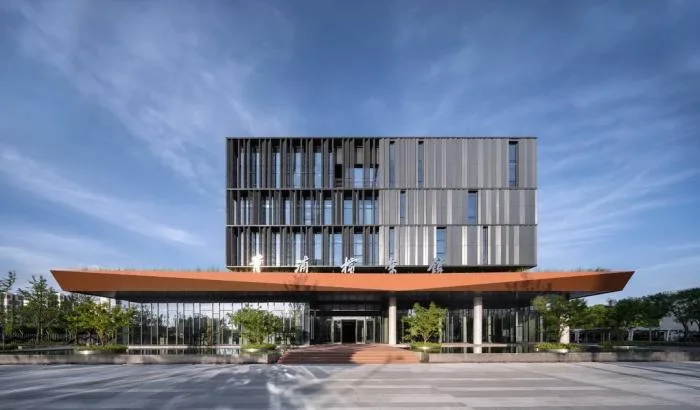 BIM Architecture | Like a Giant Stone Rising from the Site - Qingpu District Archives/UDG Joint Creation Design