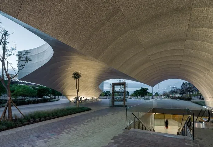 BIM architecture | Sculptures hollowed out and dancing: Seville New Cultural Center/V á zquez Consuegra