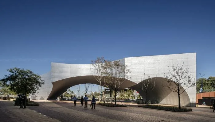 BIM architecture | Sculptures hollowed out and dancing: Seville New Cultural Center/V á zquez Consuegra