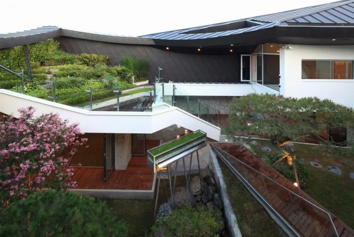 BIM architecture | Dynamic and continuous, forming a mountain range on its own: Korean "siheyuan"/IROJE KHM Architects
