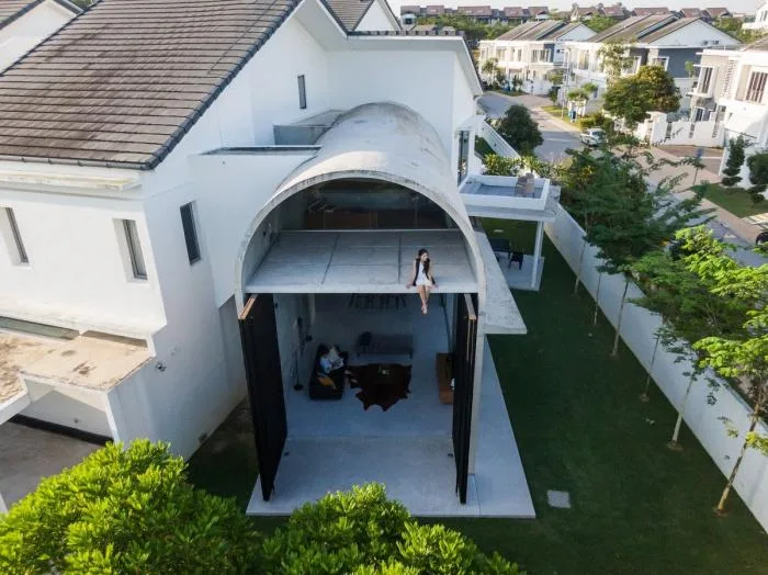 BIM Architecture | Simple yet Bold, the Small Freshness of Concrete Arched Tubes: Bewboc Residence/Fabian Tan