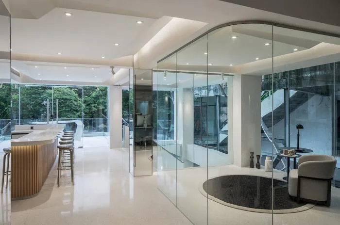 BIM Architecture | Hidden in the Heart of the City, Guangzhou's Old Buildings Transform into Fashionable Office Spaces/In Space Design