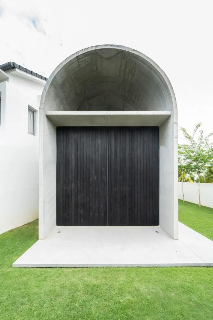 BIM Architecture | Simple yet Bold, the Small Freshness of Concrete Arched Tubes: Bewboc Residence/Fabian Tan