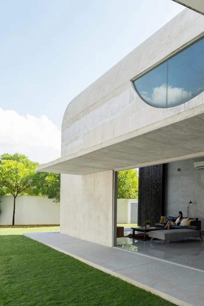 BIM Architecture | Simple yet Bold, the Small Freshness of Concrete Arched Tubes: Bewboc Residence/Fabian Tan