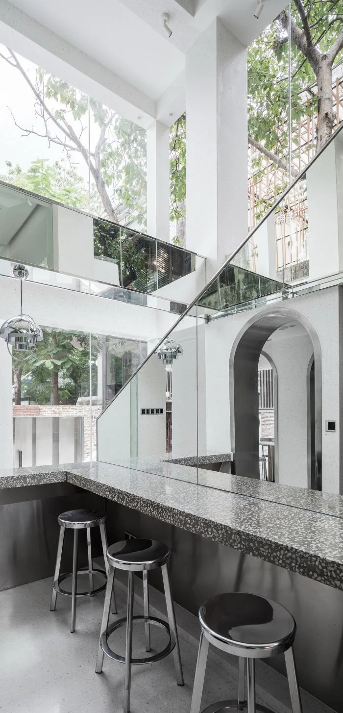 BIM Architecture | Hidden in the Heart of the City, Guangzhou's Old Buildings Transform into Fashionable Office Spaces/In Space Design