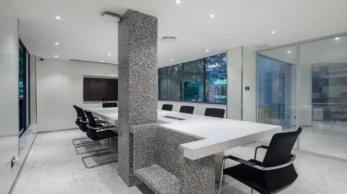 BIM Architecture | Hidden in the Heart of the City, Guangzhou's Old Buildings Transform into Fashionable Office Spaces/In Space Design