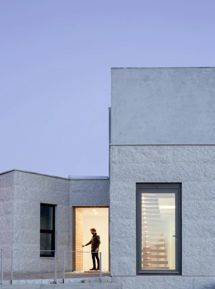 BIM Architecture | Amidst the roughness, the refreshing sunset, VMS Residence/Marcos Miguelez