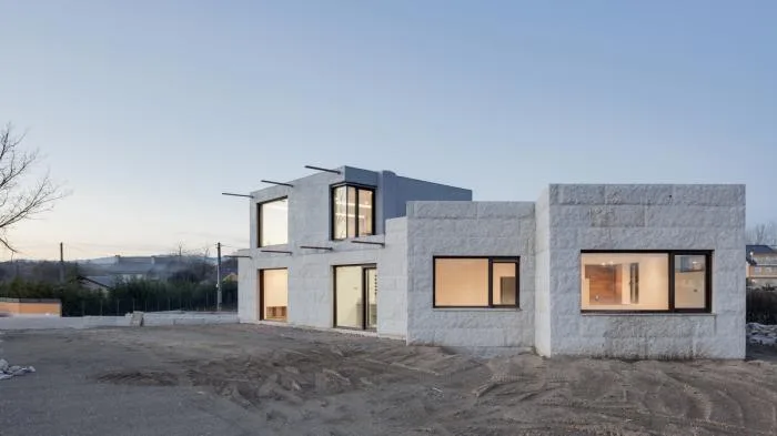 BIM Architecture | Amidst the roughness, the refreshing sunset, VMS Residence/Marcos Miguelez