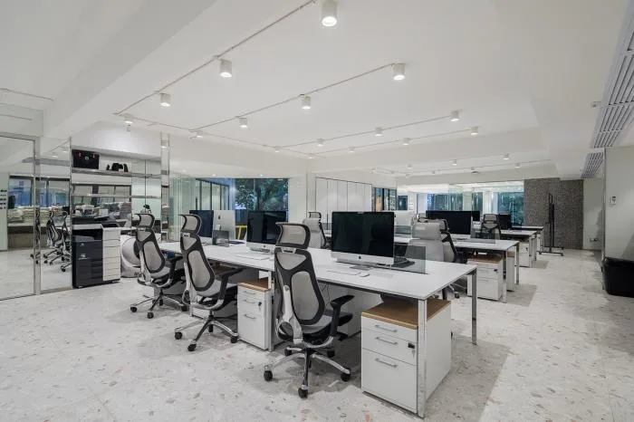 BIM Architecture | Hidden in the Heart of the City, Guangzhou's Old Buildings Transform into Fashionable Office Spaces/In Space Design