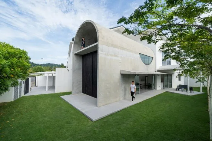 BIM Architecture | Simple yet Bold, the Small Freshness of Concrete Arched Tubes: Bewboc Residence/Fabian Tan