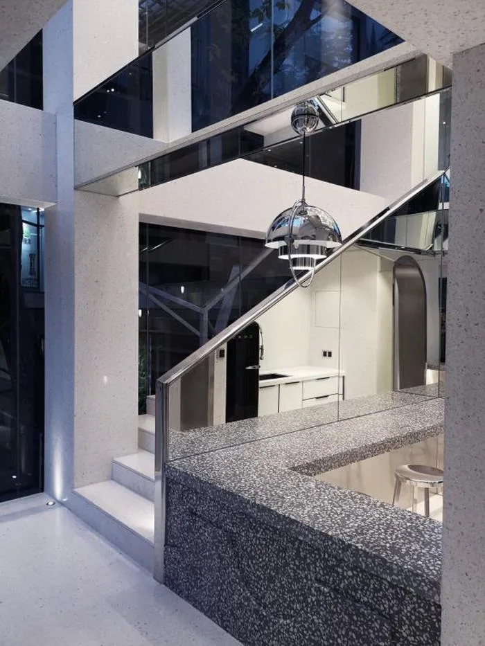 BIM Architecture | Hidden in the Heart of the City, Guangzhou's Old Buildings Transform into Fashionable Office Spaces/In Space Design
