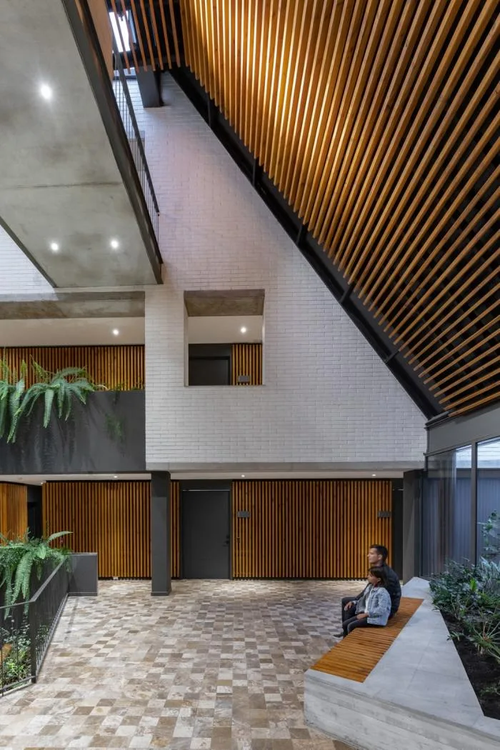 BIM Architecture | Transparent Breathing Under the Surface: Ecuador Natural Building