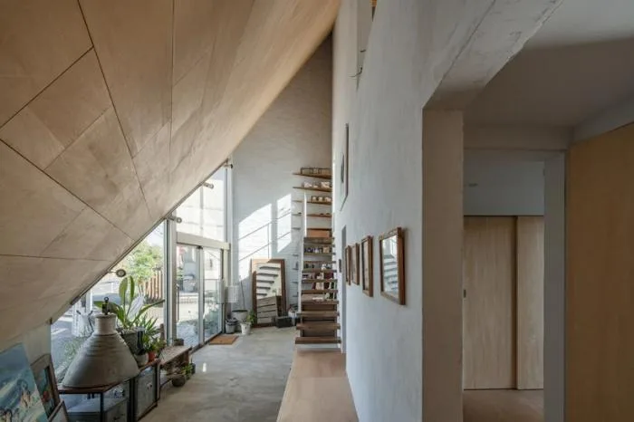BIM Architecture | 3D Composition of Sloping Roofs and Diagonal Exhibition Walls: Japan 8.5 Residential/DOG