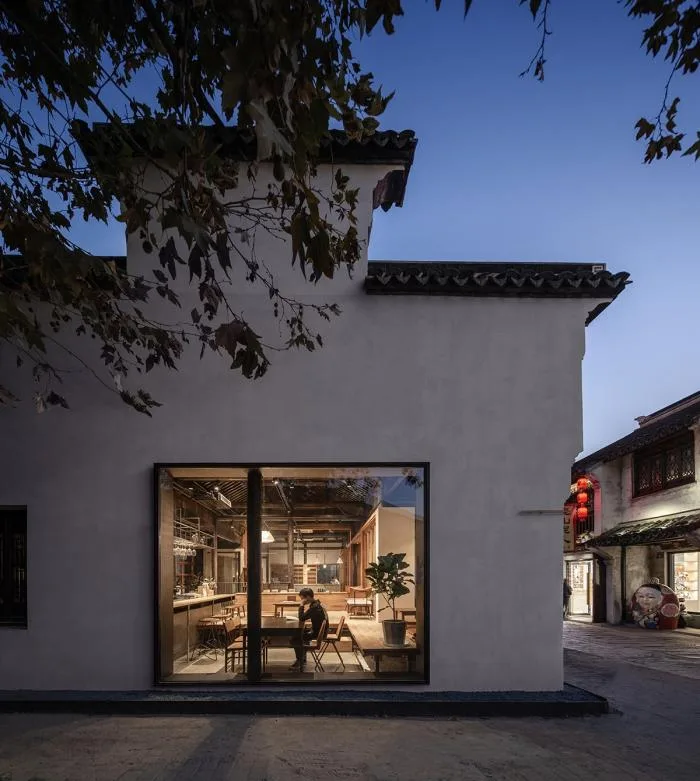 BIM architecture | Creating a modern and warm space under white walls and black tiles, Zhishe Nanchan Guanshui Hotel/Benzhe Architecture