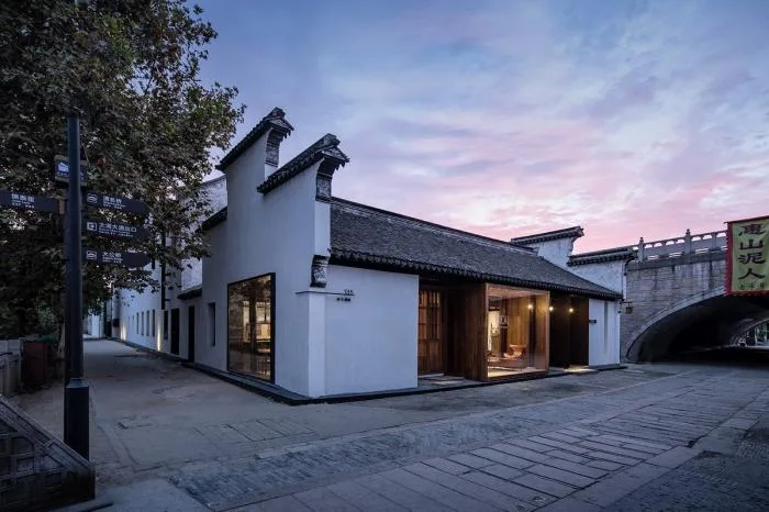 BIM architecture | Creating a modern and warm space under white walls and black tiles, Zhishe Nanchan Guanshui Hotel/Benzhe Architecture