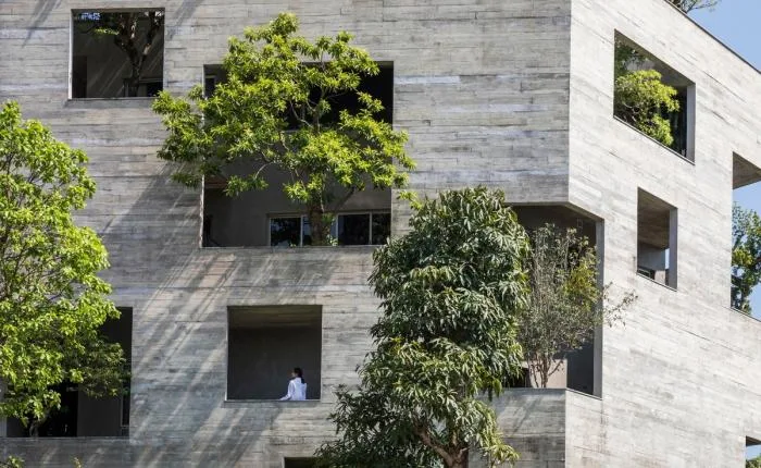BIM Architecture | Living in the Jungle: Vietnam's 'Five Corner Plan' Tree House/Wu Chongyi Architectural Firm