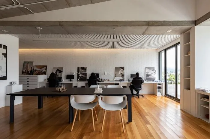 BIM Architecture | Transparent Breathing Under the Surface: Ecuador Natural Building