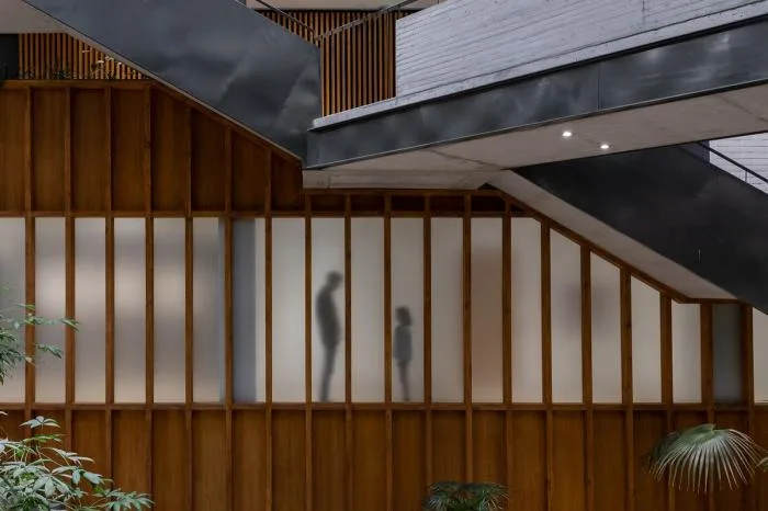 BIM Architecture | Transparent Breathing Under the Surface: Ecuador Natural Building