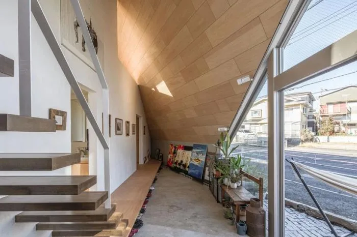 BIM Architecture | 3D Composition of Sloping Roofs and Diagonal Exhibition Walls: Japan 8.5 Residential/DOG