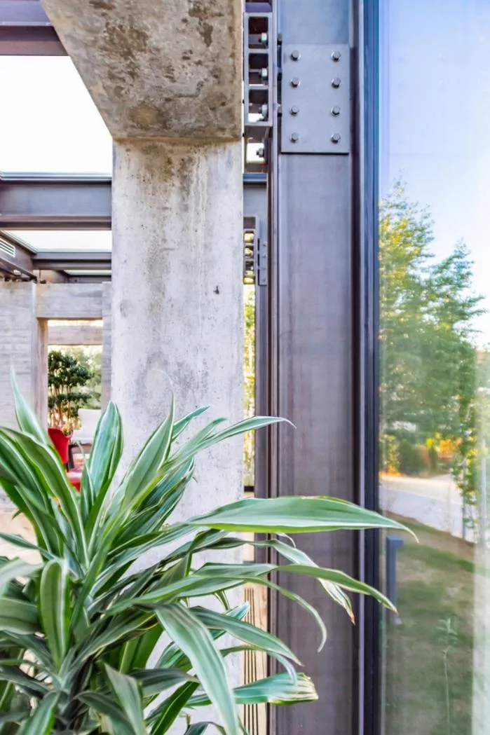 BIM Architecture | Dialogue with Concrete Columns - BM Kavana Residence