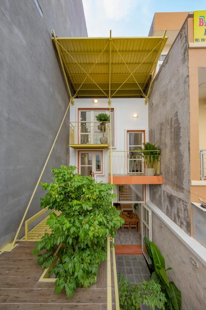 BIM Architecture | Survival in the Gap - Vietnamese Double layered Roof Residential Buildings