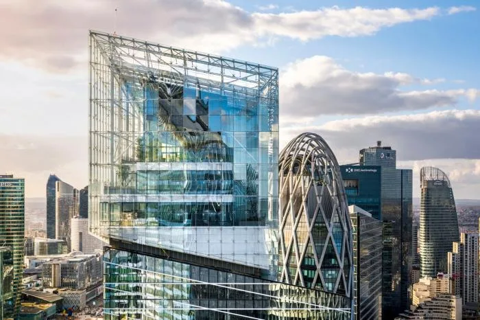 BIM architecture | A set of "crystals" that capture and scatter light - Saint Gobain headquarters office building