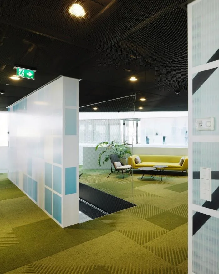 BIM Architecture | Outer Square and Inner Circle, Half Concealed Transparent Light and Shadow - C& P Company Headquarters