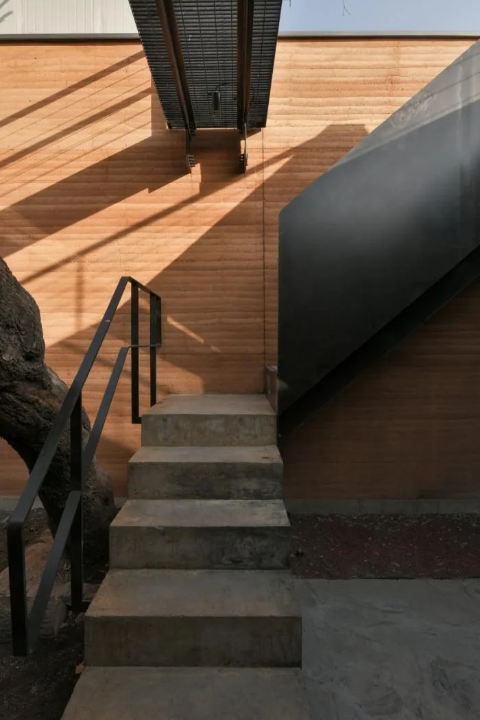 BIM Architecture | 'Cliff' - The Meeting Point of Past and Future/C+Architects