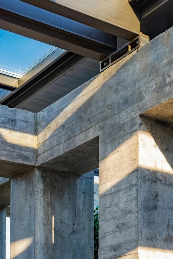 BIM Architecture | Dialogue with Concrete Columns - BM Kavana Residence