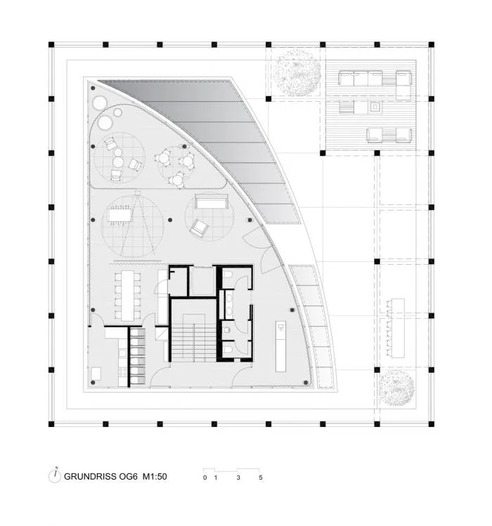 BIM Architecture | Outer Square and Inner Circle, Half Concealed Transparent Light and Shadow - C& P Company Headquarters