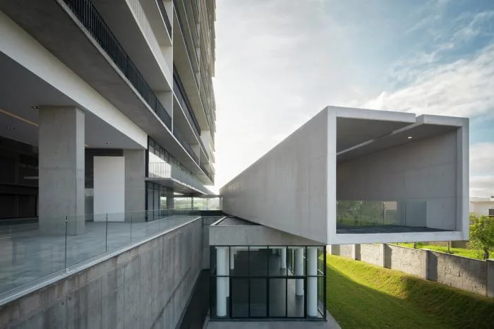 BIM Architecture | Fission of 64 meter Deep Canyon - Amani Apartments