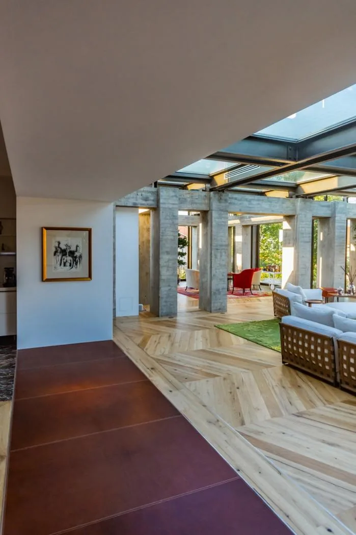 BIM Architecture | Dialogue with Concrete Columns - BM Kavana Residence