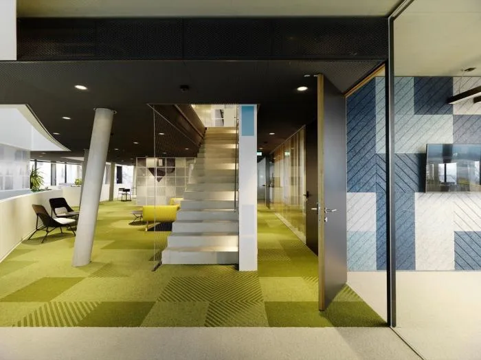 BIM Architecture | Outer Square and Inner Circle, Half Concealed Transparent Light and Shadow - C& P Company Headquarters