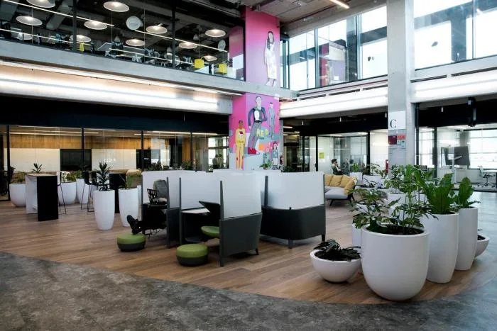 BIM Architecture | A Dynamic Space Like an Outdoor Theater - Mercado Libre Office